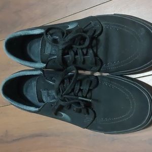 Mens shoes